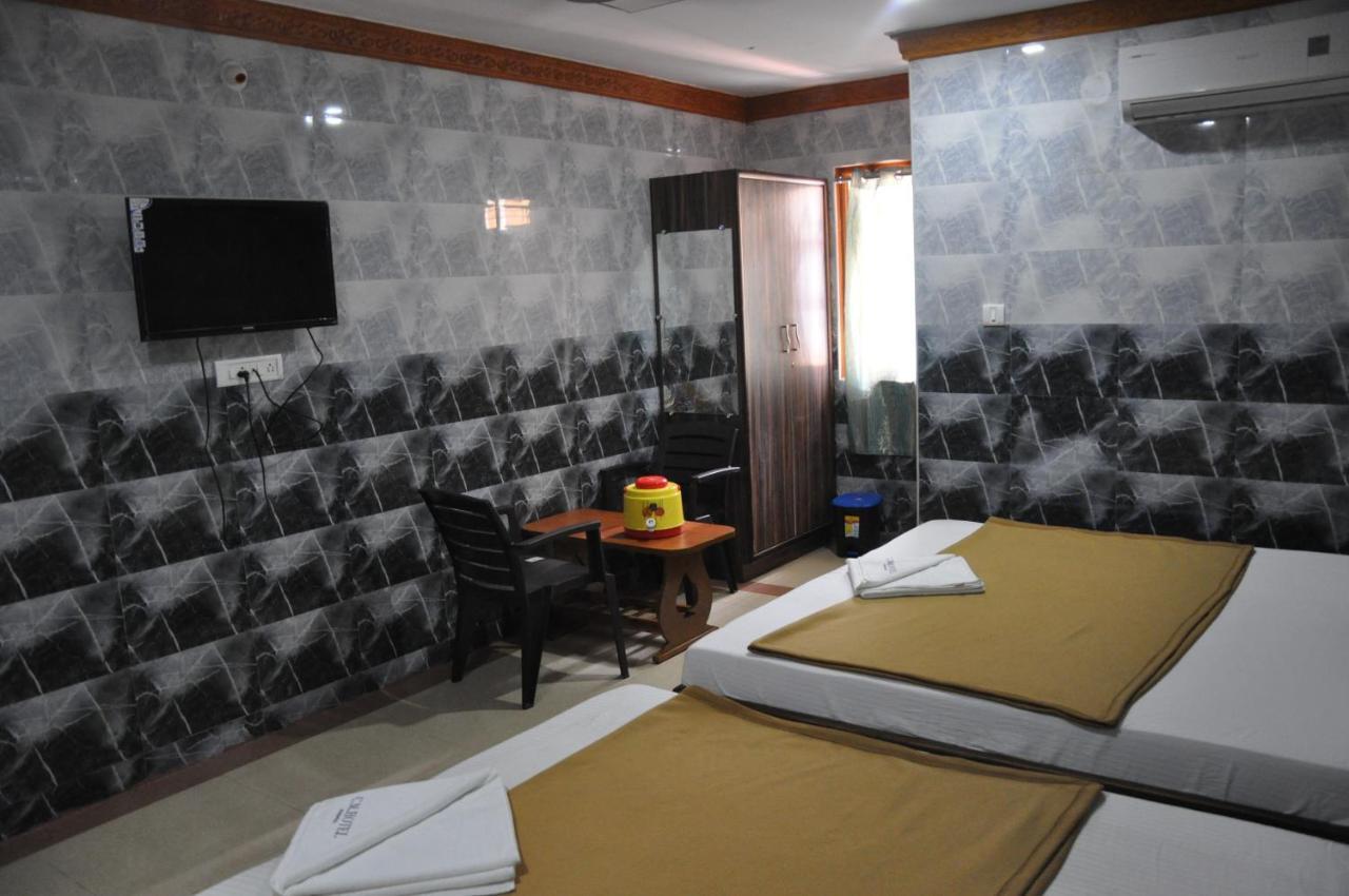 C M Hotel Dharmapuri Eksteriør bilde