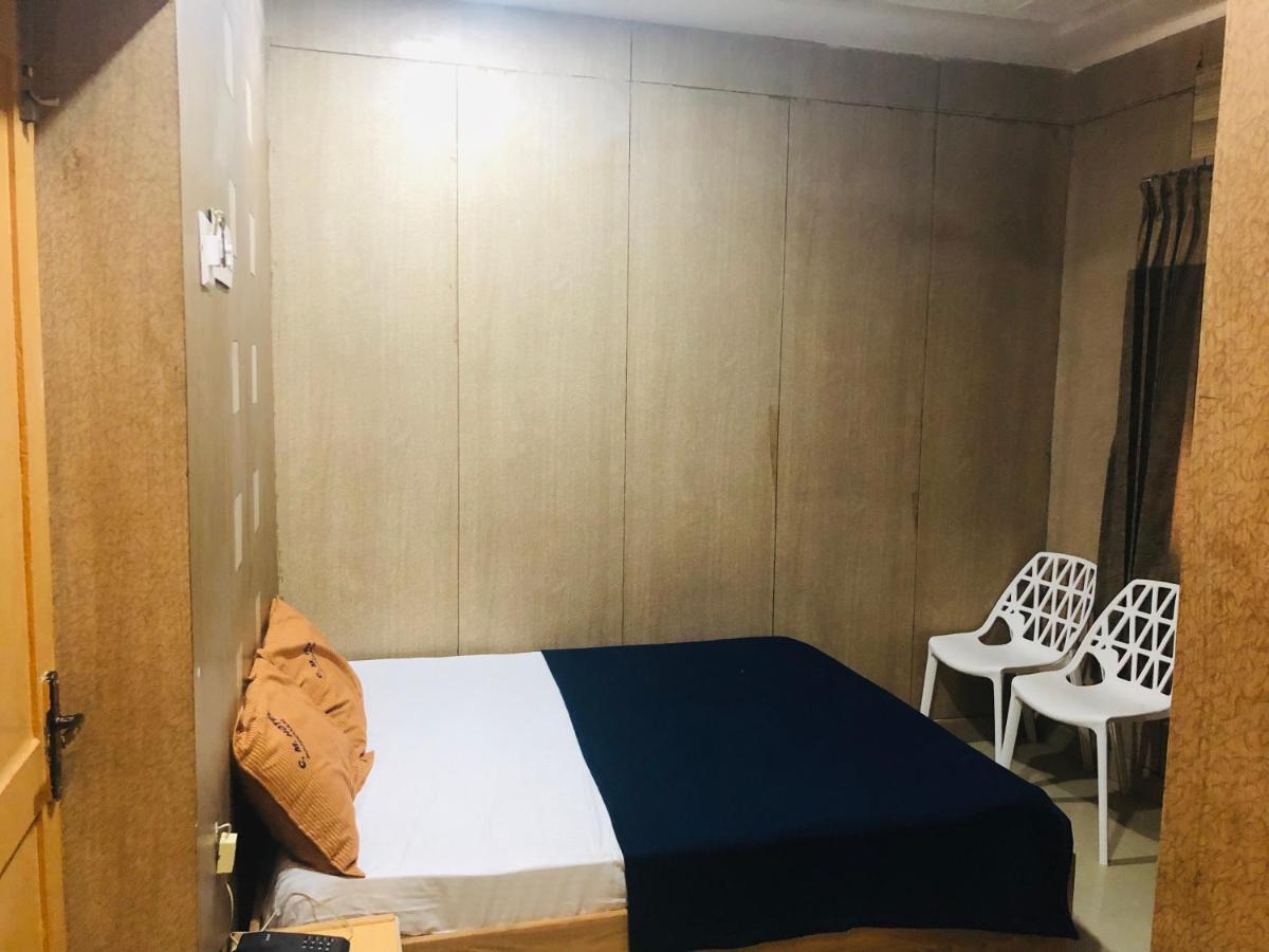 C M Hotel Dharmapuri Eksteriør bilde